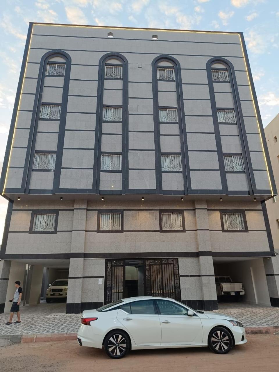 Yaqoot Al Madina Suites Al Awali Екстер'єр фото