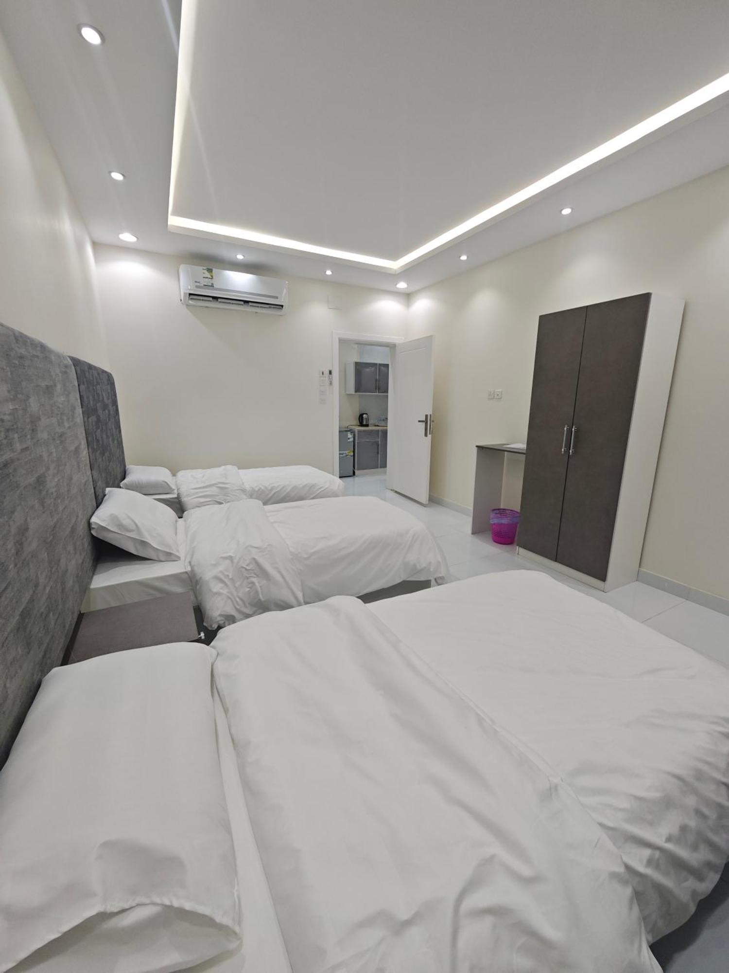 Yaqoot Al Madina Suites Al Awali Екстер'єр фото