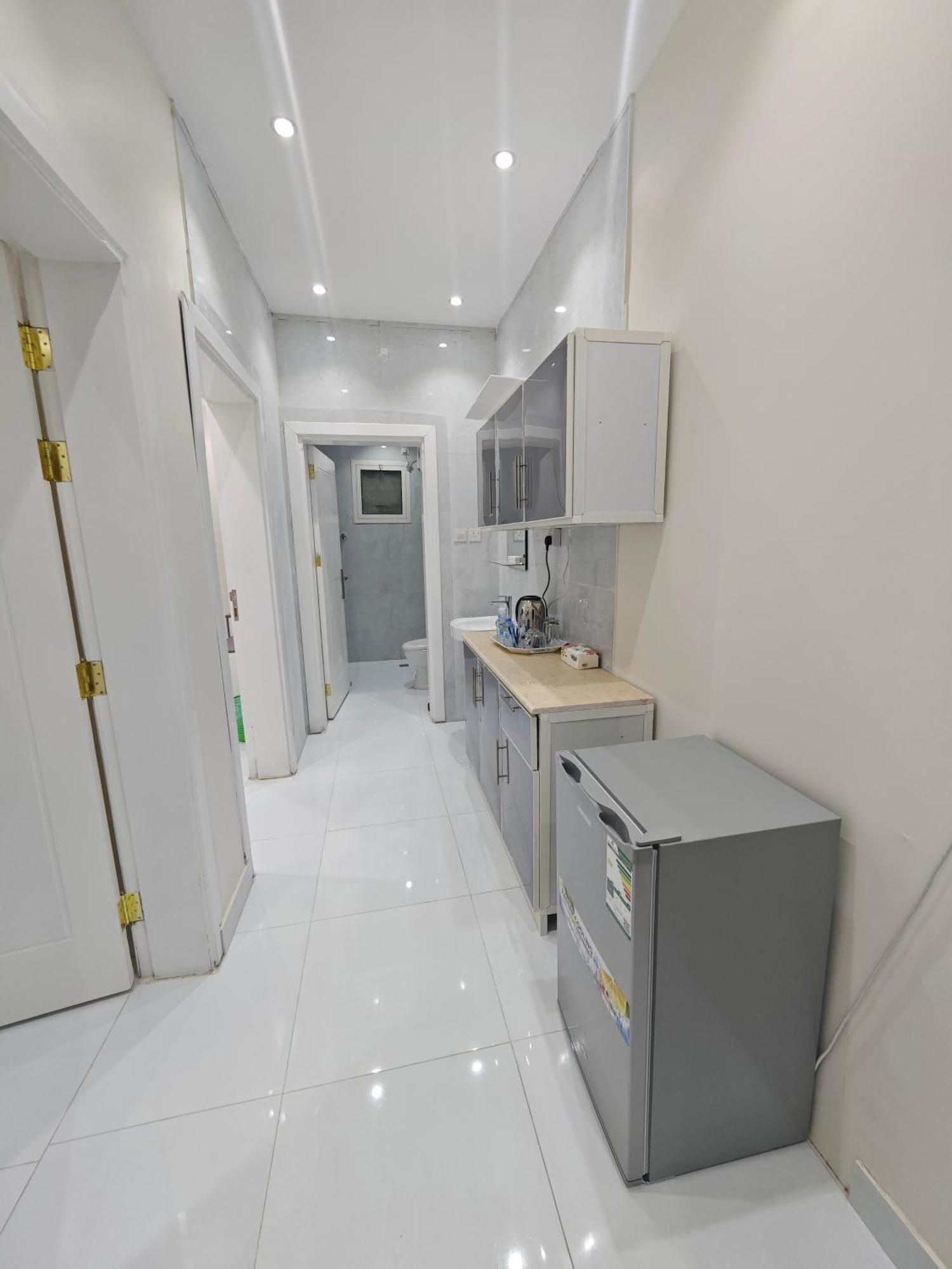 Yaqoot Al Madina Suites Al Awali Екстер'єр фото