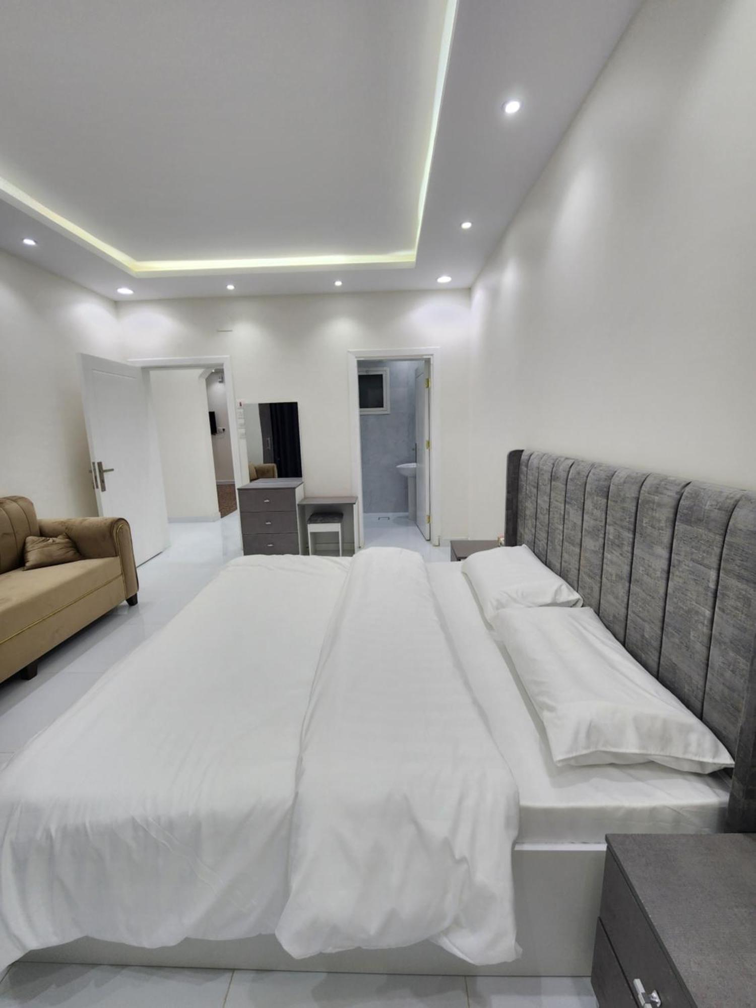 Yaqoot Al Madina Suites Al Awali Екстер'єр фото